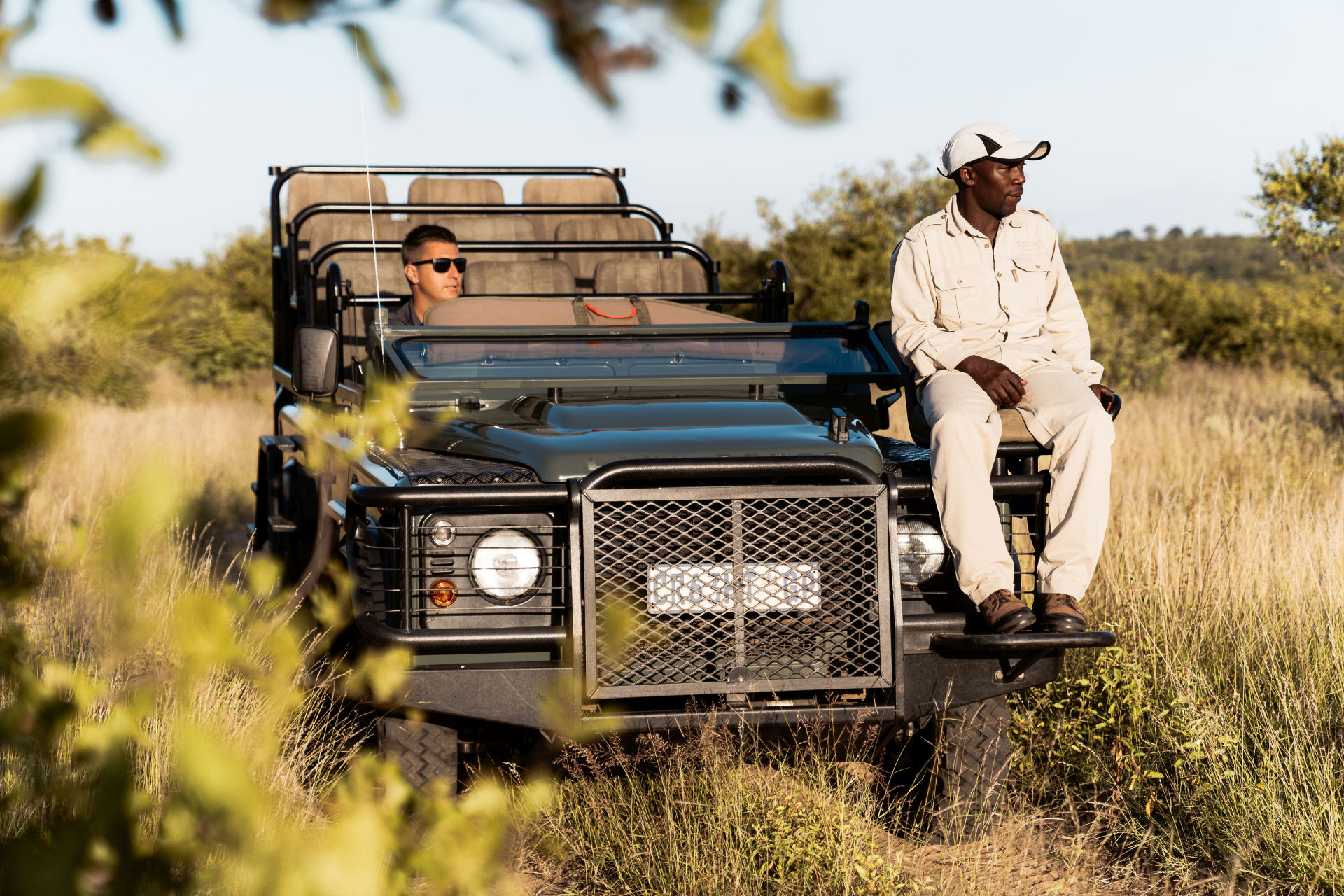 Ud med guide og ranger på safari i jeep, Last Word Kitara, Sydafrika